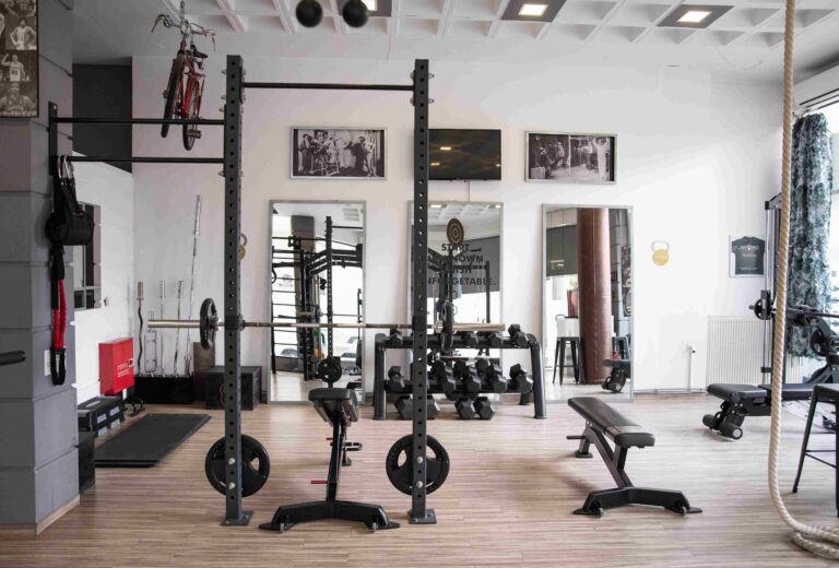 FIT ME – Exclusive Health Club – Basic Pack Μαθητικό με πρόσβαση σε όργανα, βάρη και ομαδικά προγράμματα όπως Pilates, TRX, HIIT, Body Pump και άλλα.