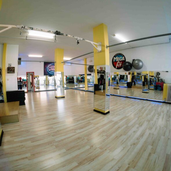 Mega Fit – Basic Pack Φοιτητικό Προγράμματα: Συνδρομή 1 μήνα για συμμετοχή αποκλειστικά σε ομαδικά προγράμματα.