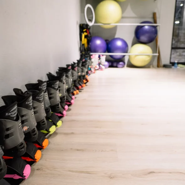 The Warehouse Gym – Kangoo Jumps: Μηνιαία συνδρομή για δυναμική προπόνηση με εξοπλισμό