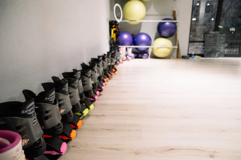 The Warehouse Gym – Kangoo Jumps: Μηνιαία συνδρομή για δυναμική προπόνηση με εξοπλισμό