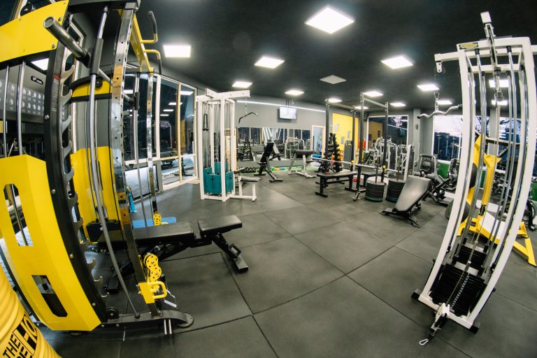 The Warehouse Gym – Basic Pack Φοιτητική: Συνδρομή για φοιτητές με απεριόριστη χρήση εξοπλισμού και συμμετοχή σε ειδικά τμήματα