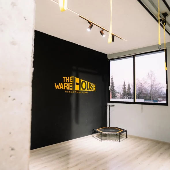 The Warehouse Gym – Group Training: Συνδρομή με πλήρη πρόσβαση σε ομαδικά προγράμματα & εγκαταστάσεις