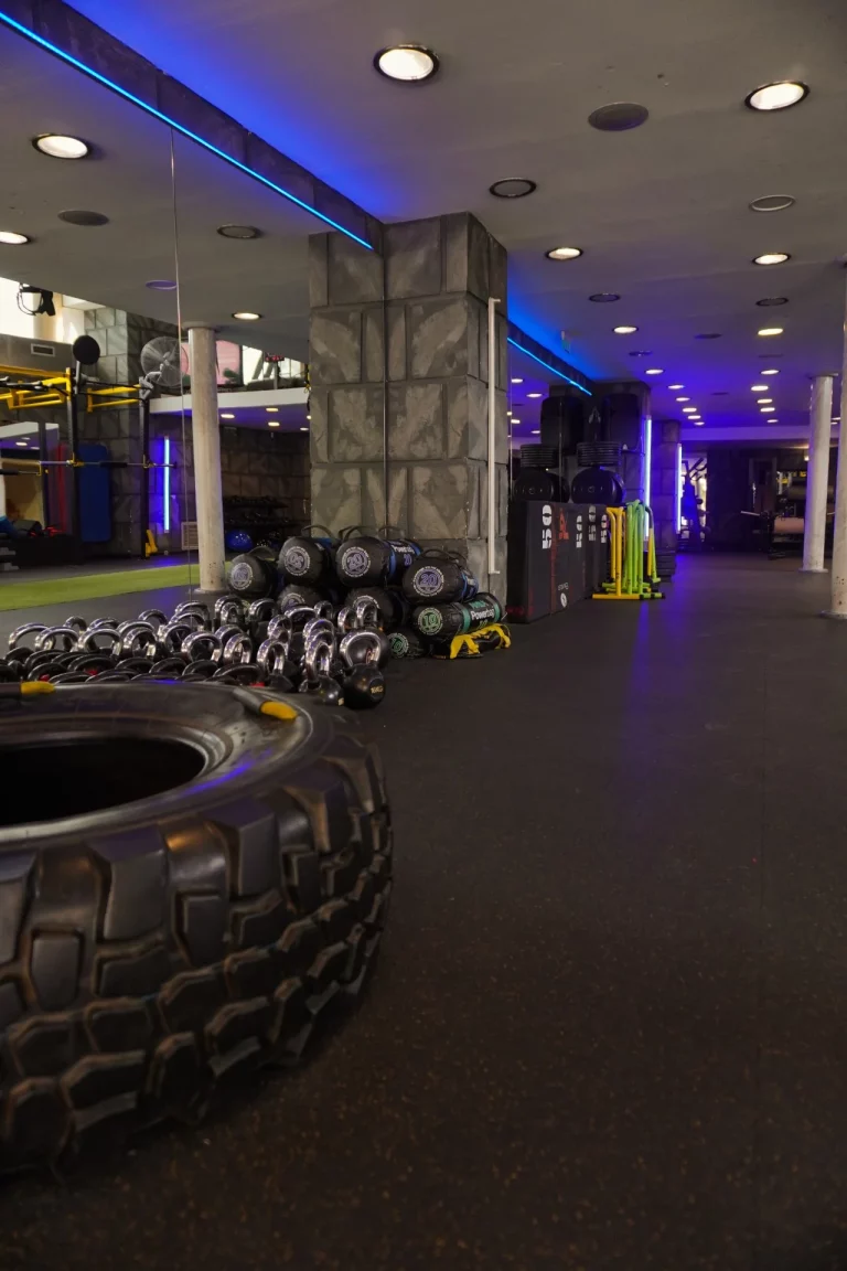 Golden Clubs – ACROSS CHAMPION (12 Μήνες) – Φοιτητικό: Απεριόριστη προπόνηση για φοιτητές σε Gym, Groups και A-CROSS, με υποστηρικτικά δώρα.