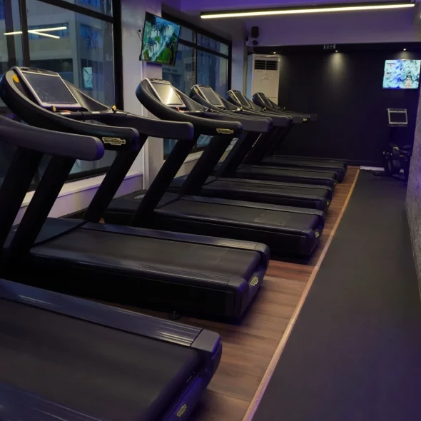 Unthink Fitness Republic – Fitness Spark Φοιτητικό (12 Μήνες): 12μηνη φοιτητική συνδρομή με απεριόριστο Gym, Groups και Cardio + ΔΩΡΟ 1 μήνα A-Cross και 4 Family Passes.