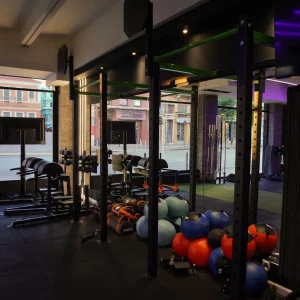 UNTHINK FITNESS REPUBLIC – Across Champion Φοιτητικό (12 Μήνες) προπόνησης χωρίς περιορισμούς για φοιτητές.