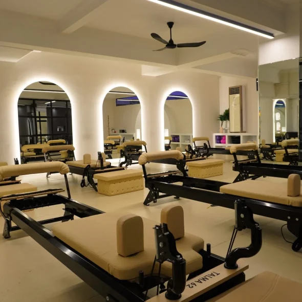 UNTHINK FITNESS REPUBLIC – Reformer Pilates 3 μηνών: 30 συνεδρίες για δύναμη, σταθερότητα και ευλυγισία.