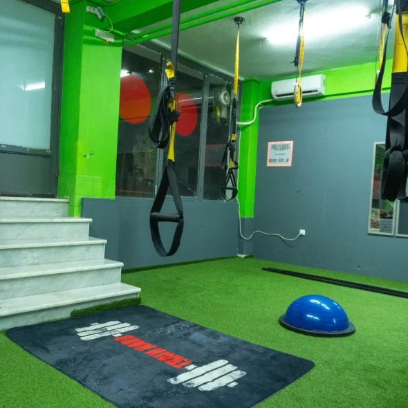 Club24 – Βάρη (Open Gym): Μηνιαία συνδρομή 49€ για πρόσβαση σε βάρη και εξοπλισμό για ατομική προπόνηση σε πλήρως εξοπλισμένο χώρο.