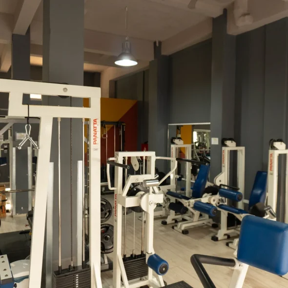 GYM4U – Κλασικό Γυμναστήριο (Φοιτητές – Μαθητές): Συνδρομές από 5€ έως 190€ με πρόσβαση σε βάρη, μηχανήματα και cardio εξοπλισμό.