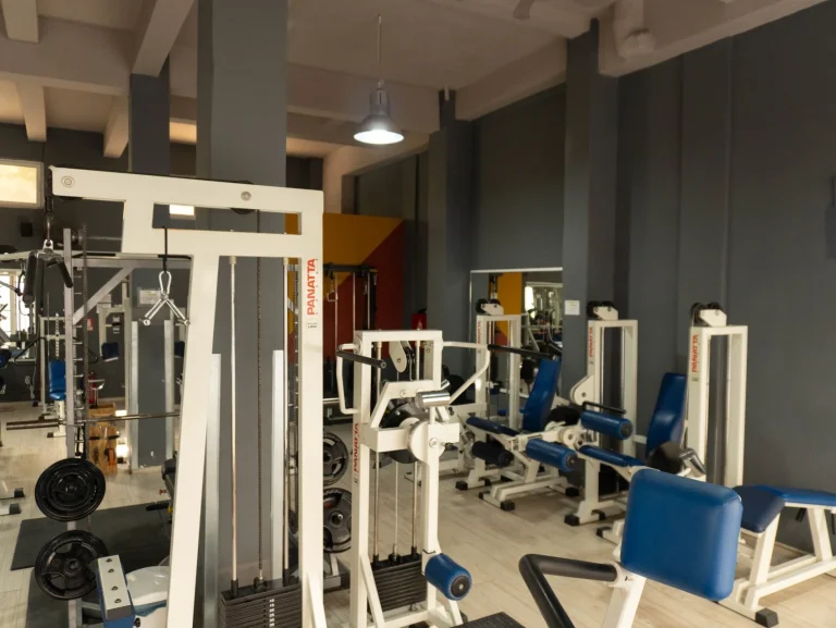 GYM4U – Κλασικό Γυμναστήριο (Φοιτητές – Μαθητές): Συνδρομές από 5€ έως 190€ με πρόσβαση σε βάρη, μηχανήματα και cardio εξοπλισμό.