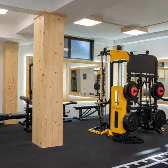 K.L.P Alternative Fitness – Personal Training. Εικόνα που παρουσιάζει τον χώρο και τις τιμές του Personal Training στο στούντιο.