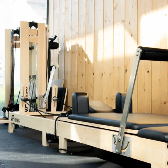 K.L.P Alternative Fitness – Personal Pilates Reformer. Εικόνα από τις συνεδρίες Pilates Reformer με τις μηνιαίες προσφορές του στούντιο.
