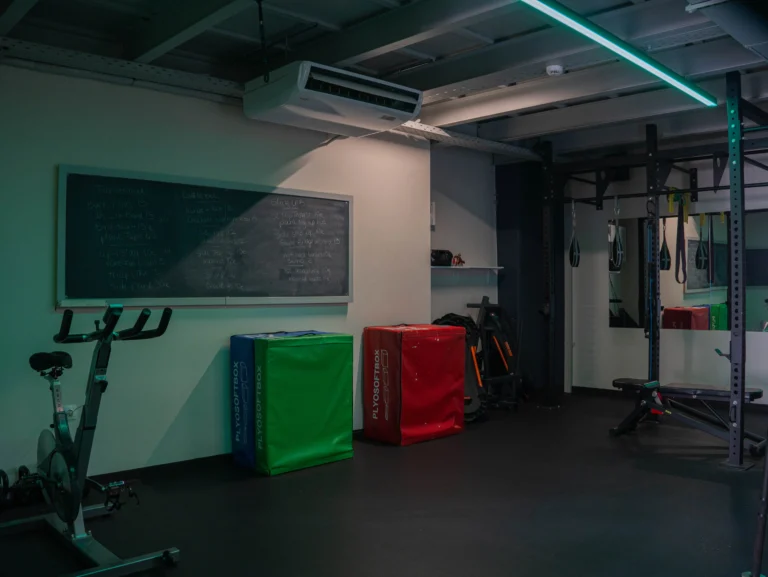 Τιμοκατάλογος υπηρεσιών HealthFit Training Studio – Semi-Personal Training για ισόγειο και πρώτο όροφο.