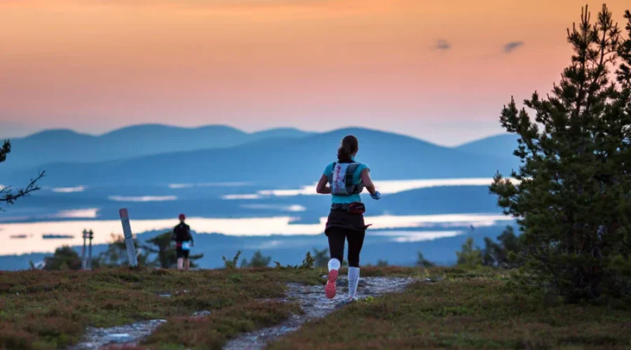 Τρέξιμο στο βουνό ή στην άσφαλτο; Ποιο «χτίζει» τελικά καλύτερα πόδια;