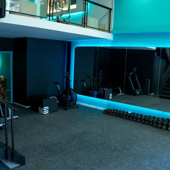 South Fitness Boutique – Personal Training 1:1 (Συνδρομές). Ατομική προπόνηση υψηλού επιπέδου με πακέτα που ξεκινούν από 120€ το μήνα.