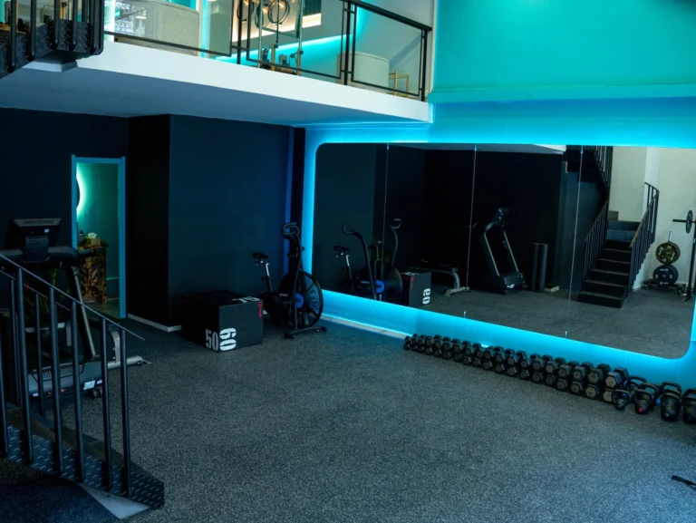 South Fitness Boutique – Personal Training 1:1 (Συνδρομές). Ατομική προπόνηση υψηλού επιπέδου με πακέτα που ξεκινούν από 120€ το μήνα.