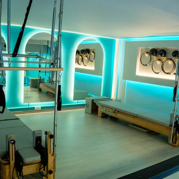 South Fitness Boutique – Inner Circle / Pilates Equipment (Συνδρομές). Πακέτα από 4 έως 12 προπονήσεις και επιλογή Full Pass για Pilates με όργανα.