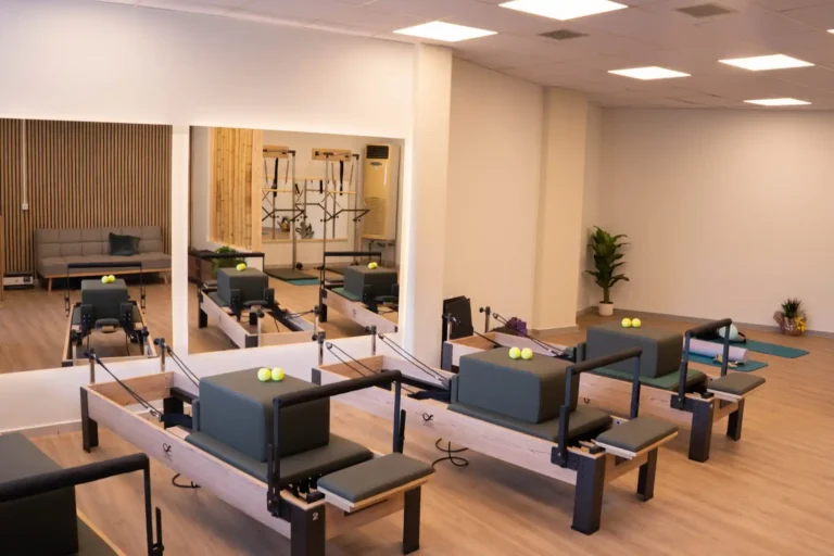 Πακέτα Zenious Studio Pilates – Small Group. Δυναμική προπόνηση για ζευγάρια ή φίλους με Pilates Reformer.