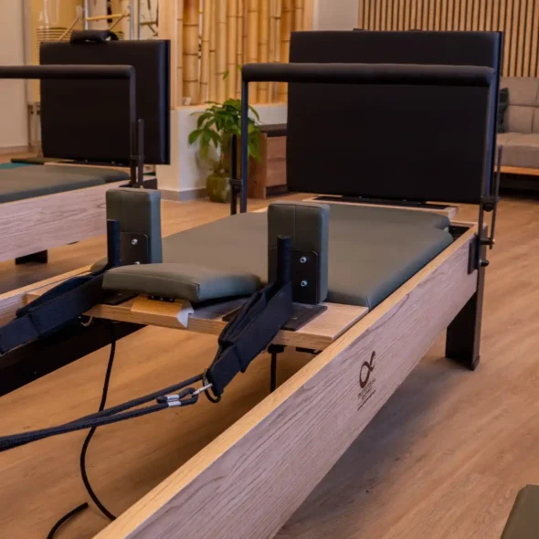 Zenious Studio Pilates – Personal Training Pilates Reformer (1 Άτομο). Εξειδικευμένη ατομική προπόνηση 1-on-1 με τιμές από 35€.
