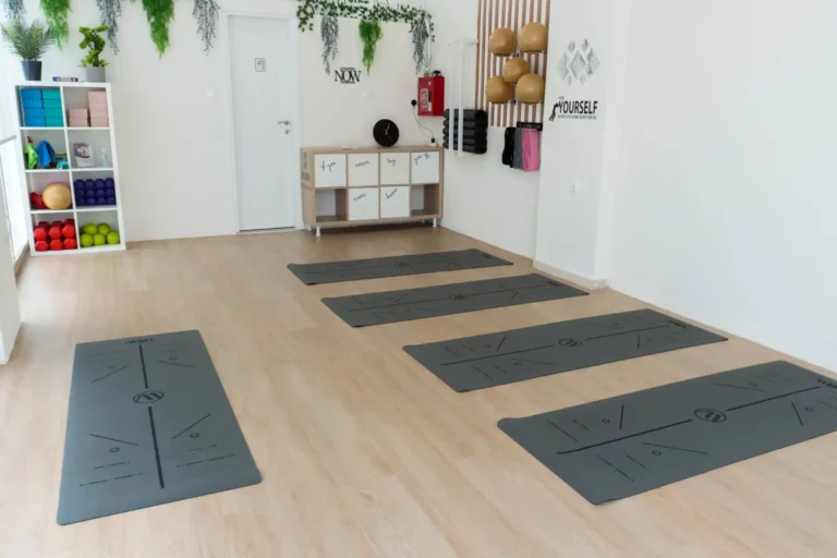 Pilates Infinity Motion – Yoga (Συνδρομές). Δείτε τα μηνιαία πακέτα Yoga και τις τιμές για μεμονωμένα μαθήματα στο Pilates Infinity Motion.