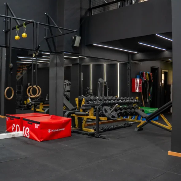 Fitness for Life – The Art Of Suffering (Semi Personal Συνδρομές). Δείτε τις τιμές για προπόνηση σε μικρά γκρουπ από 15€ έως και πακέτα 20 προπονήσεων στα 150€.