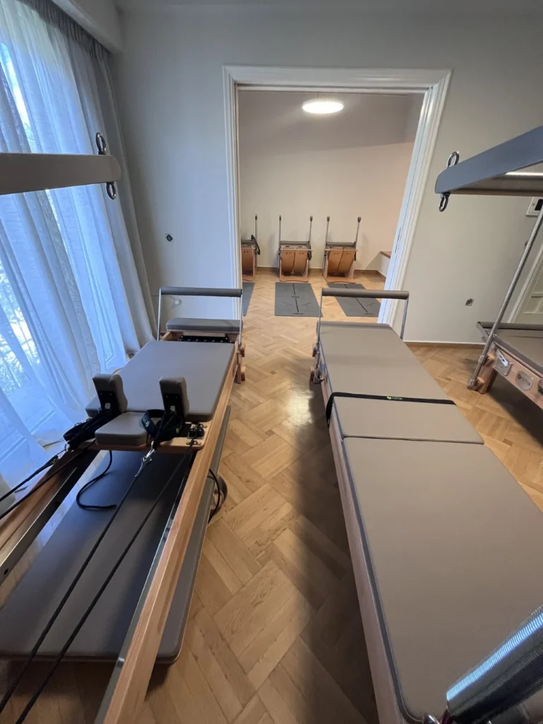 Noesis Pilates - Pilates Reformer – εξοπλισμός Reformer και Cadillac στο στούντιο